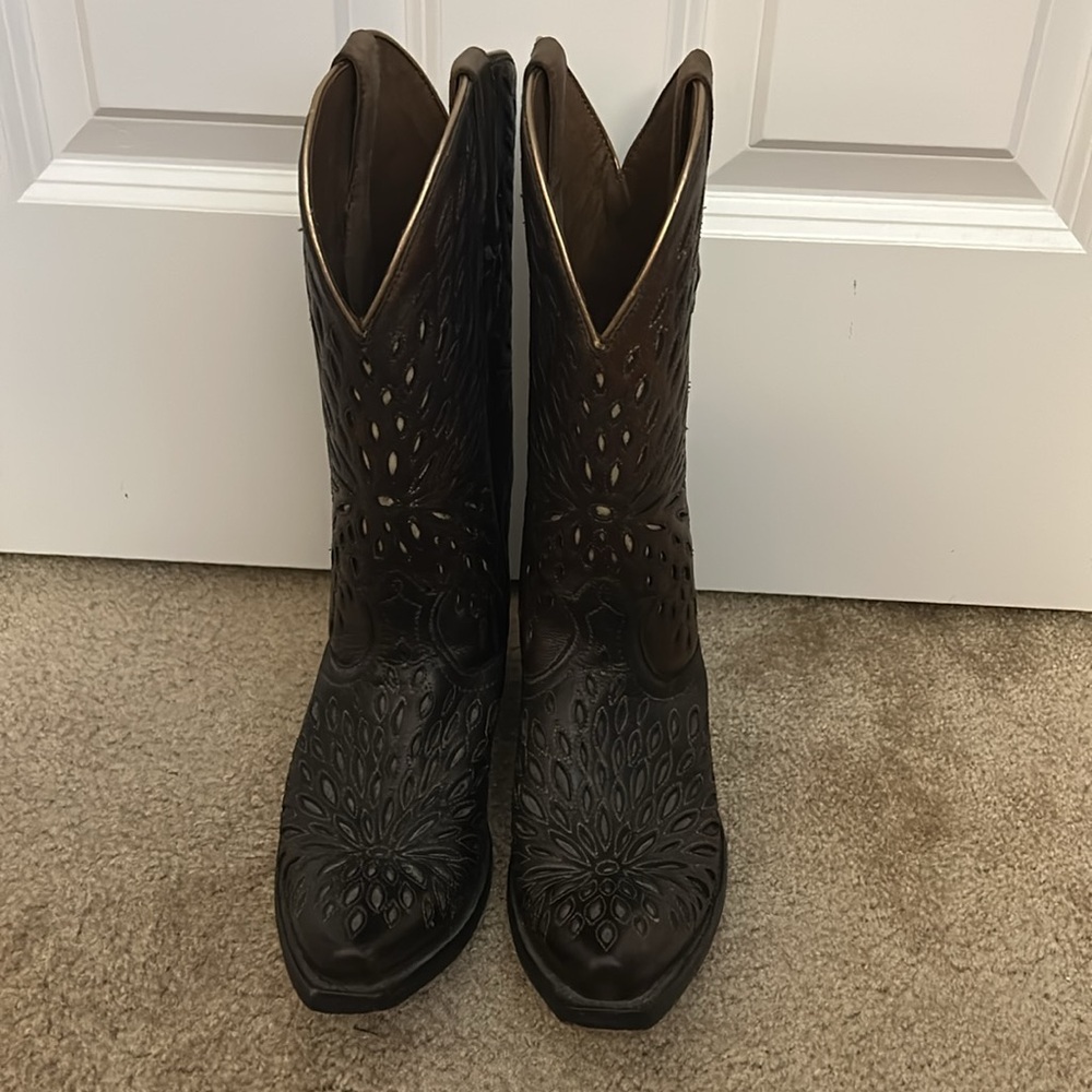 Ariat Western Boot Size 7 - Picture 2 of 7
